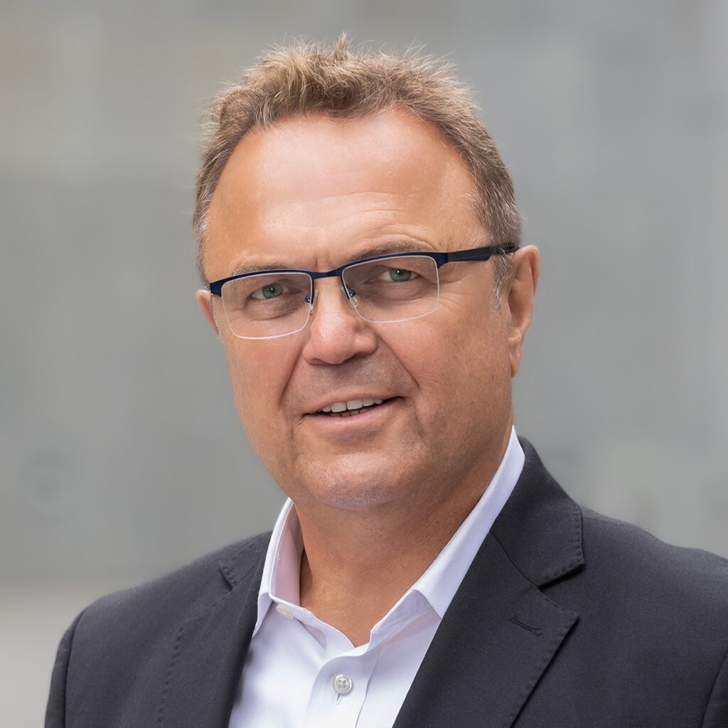 Dr. Hans-Peter Friedrich – Gehört zum Investorenkreis der Bäckerei-Corporation